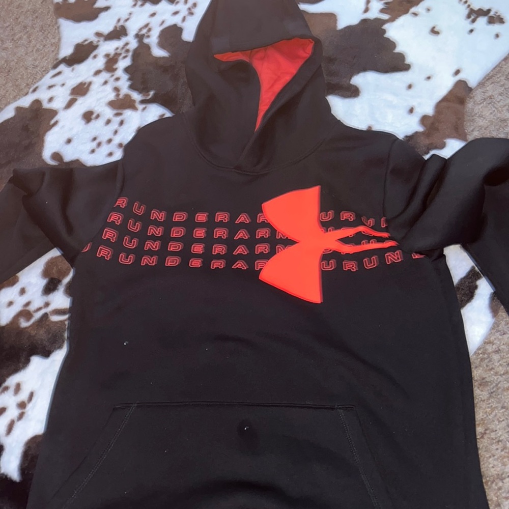 Girls under Armour hoodie